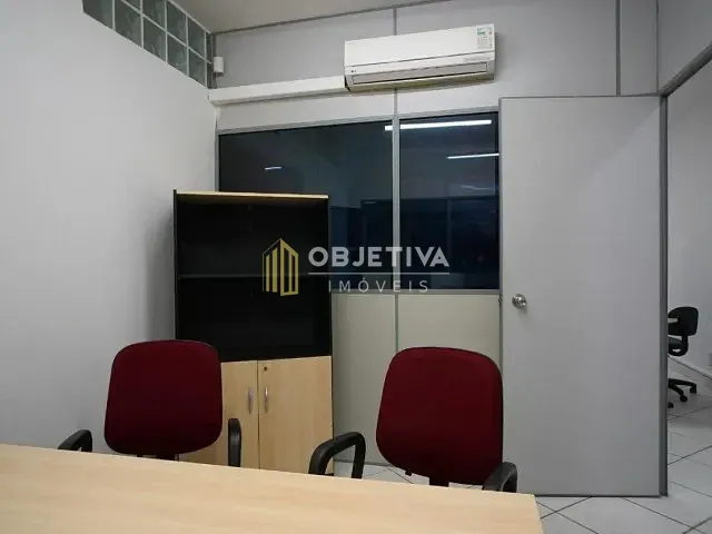 Sala à venda ou para alugar, no bairro Centro Histórico em Porto Alegre