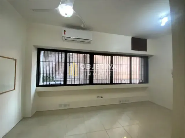 Sala com 43m², à venda, no bairro Petrópolis em Porto Alegre