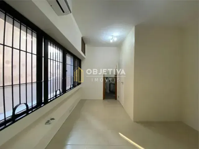 Sala com 43m², à venda, no bairro Petrópolis em Porto Alegre