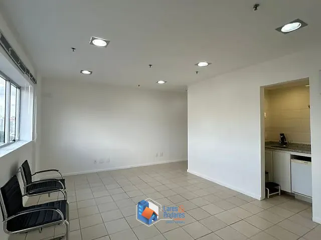 Sala com 32m², à venda, no bairro Moema em São Paulo