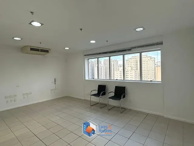 Sala com 32m², à venda, no bairro Moema em São Paulo