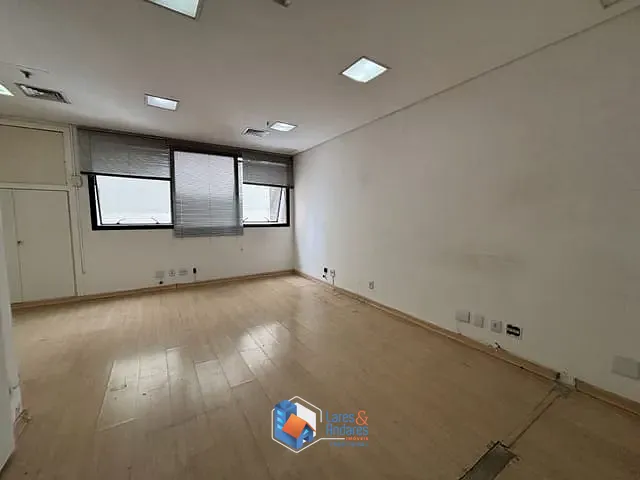 Sala com 34m², à venda, no bairro Santa Cecília em São Paulo