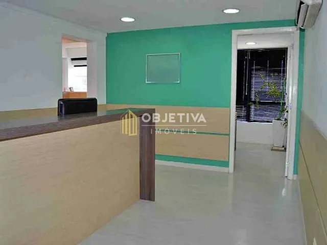 Sala à venda, no bairro Passo da Areia em Porto Alegre