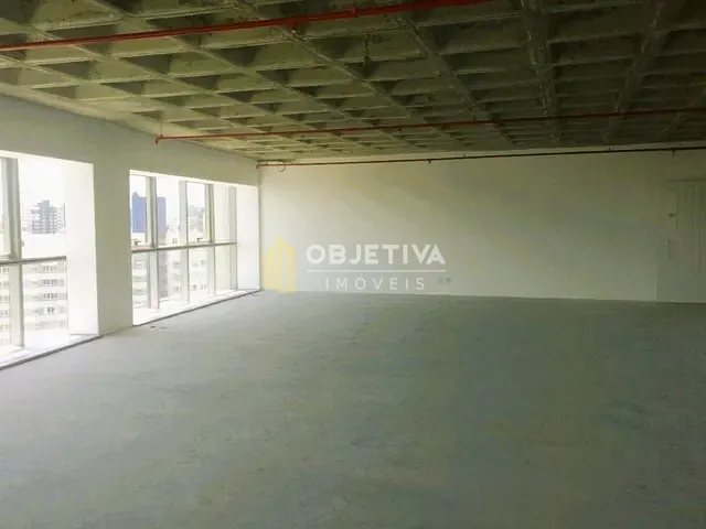 Sala para alugar, no bairro Petrópolis em Porto Alegre