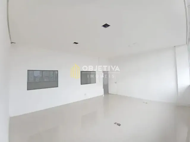 Sala para alugar, no bairro Azenha em Porto Alegre