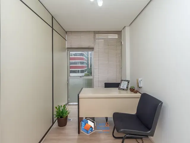 Sala com 96m², à venda, no bairro Cerqueira César em São Paulo