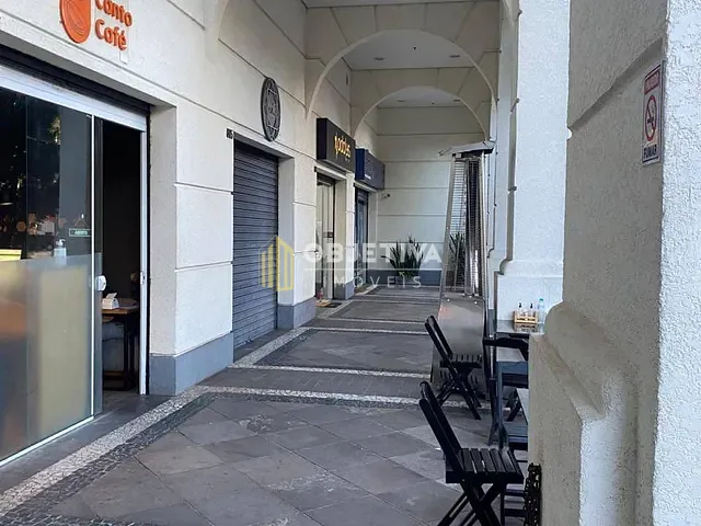 Sala à venda, no bairro Menino Deus em Porto Alegre