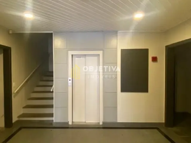 Sala à venda, no bairro Petrópolis em Porto Alegre