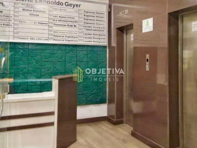 Sala à venda, no bairro Navegantes em Porto Alegre