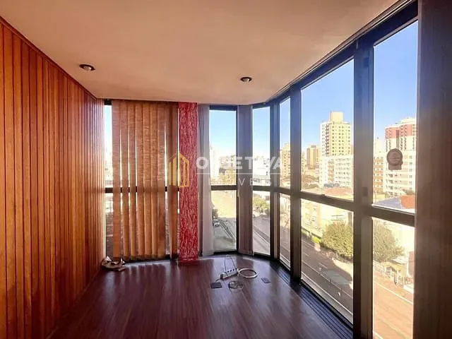 Sala à venda, no bairro Menino Deus em Porto Alegre