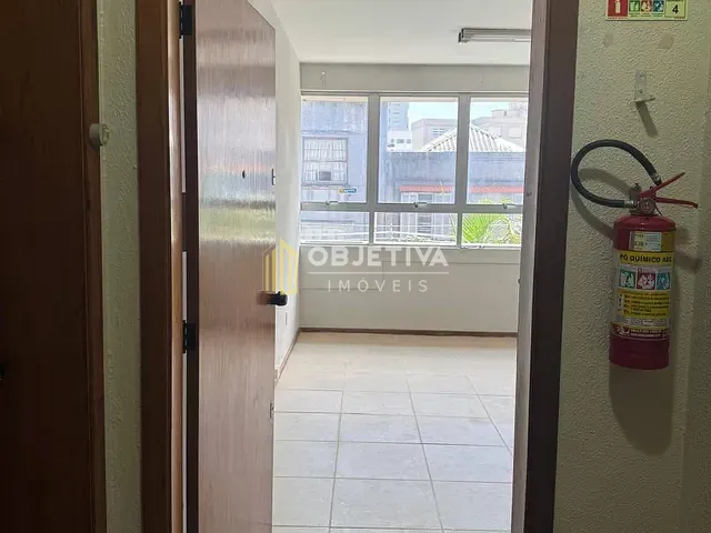 Sala à venda, no bairro Cidade Baixa em Porto Alegre