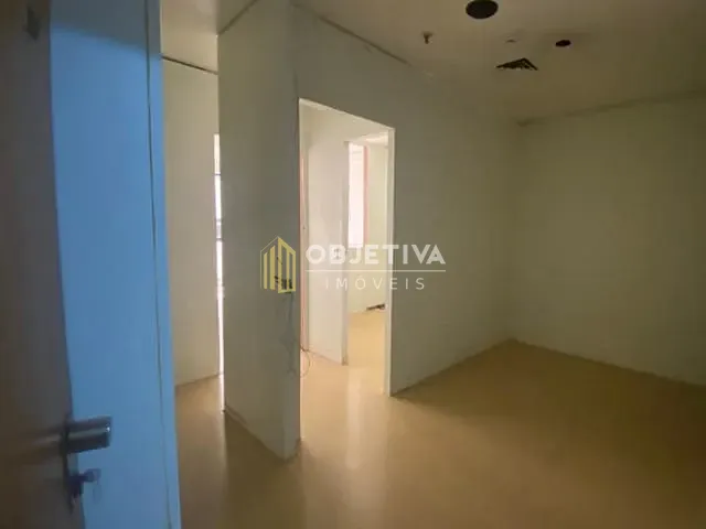 Sala para alugar, no bairro Auxiliadora em Porto Alegre