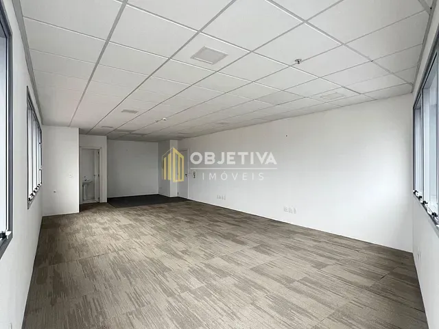 Sala para alugar, no bairro Floresta em Porto Alegre