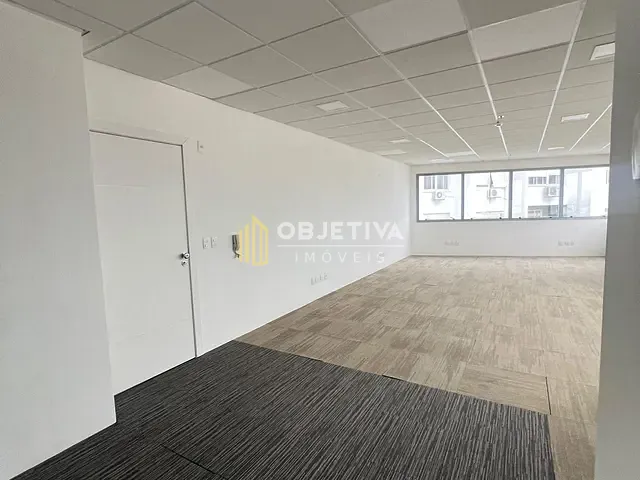 Sala para alugar, no bairro Floresta em Porto Alegre