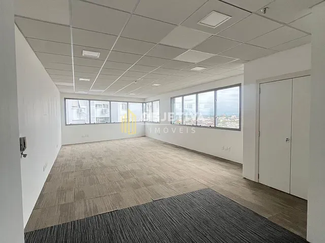 Sala para alugar, no bairro Floresta em Porto Alegre