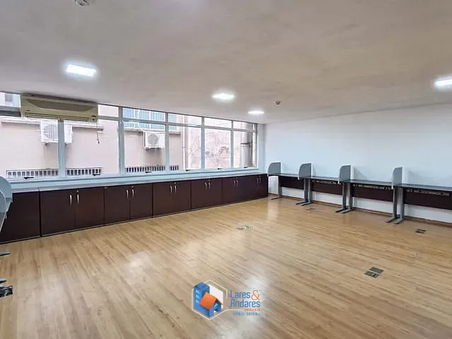 Sala com 112m², à venda, no bairro República em São Paulo