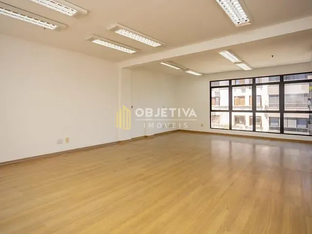 Sala para alugar, no bairro Petrópolis em Porto Alegre