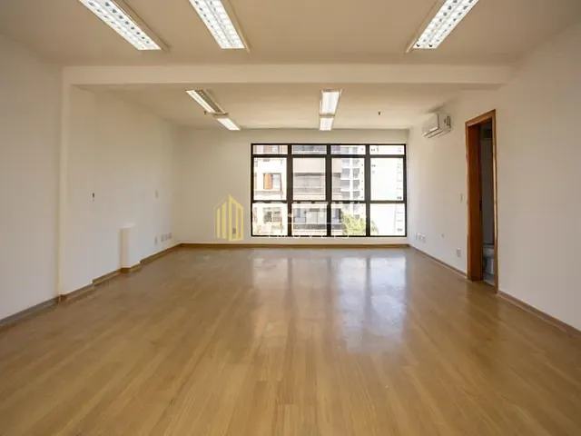 Sala para alugar, no bairro Petrópolis em Porto Alegre