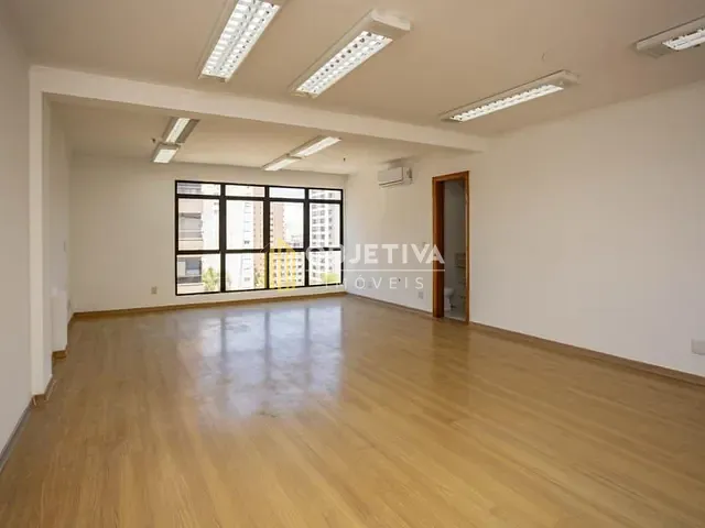 Sala para alugar, no bairro Petrópolis em Porto Alegre