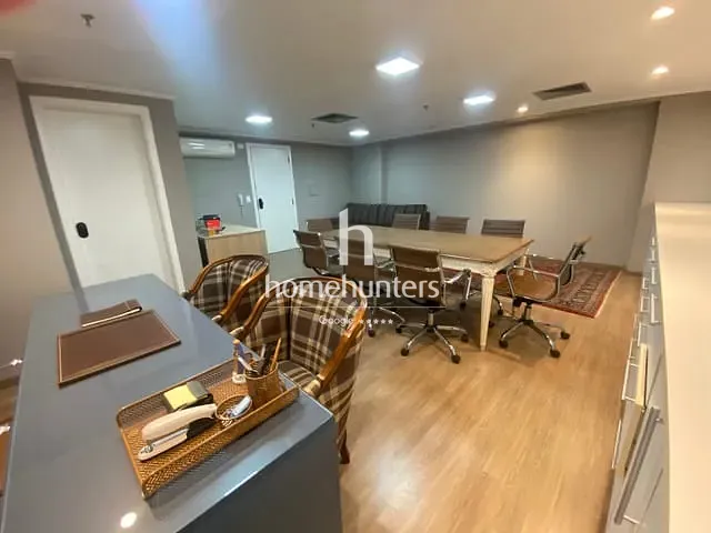Sala com 83m², à venda, no bairro Cambuí em Campinas