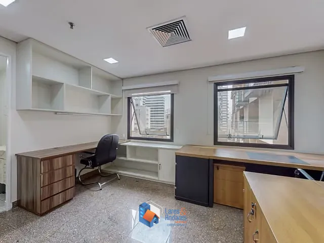 Sala com 29m², à venda, no bairro Moema em São Paulo