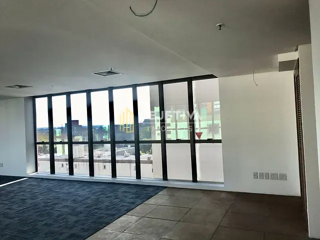Sala para alugar, no bairro São João em Porto Alegre