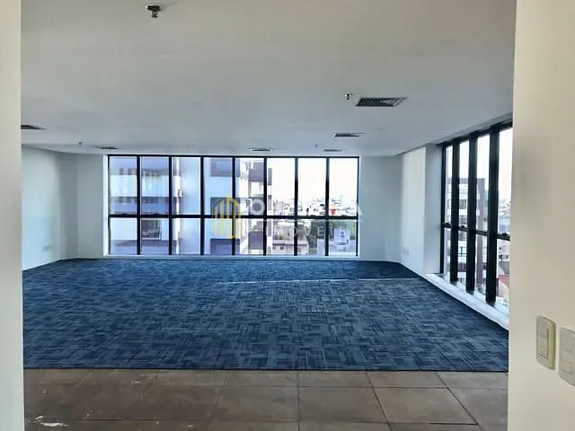 Sala para alugar, no bairro São João em Porto Alegre