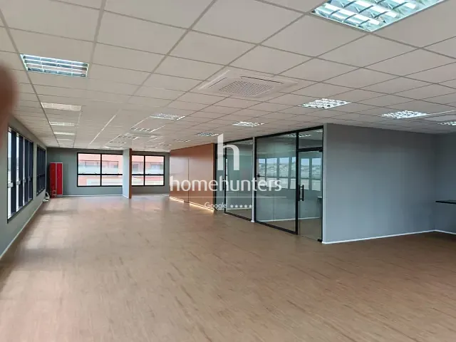 Sala com 192m², para alugar, no bairro Jardim Madalena em Campinas