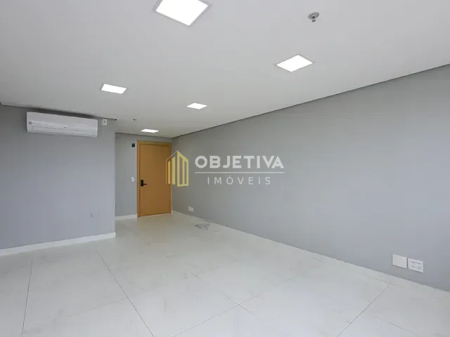 Sala para alugar, no bairro Cristo Redentor em Porto Alegre