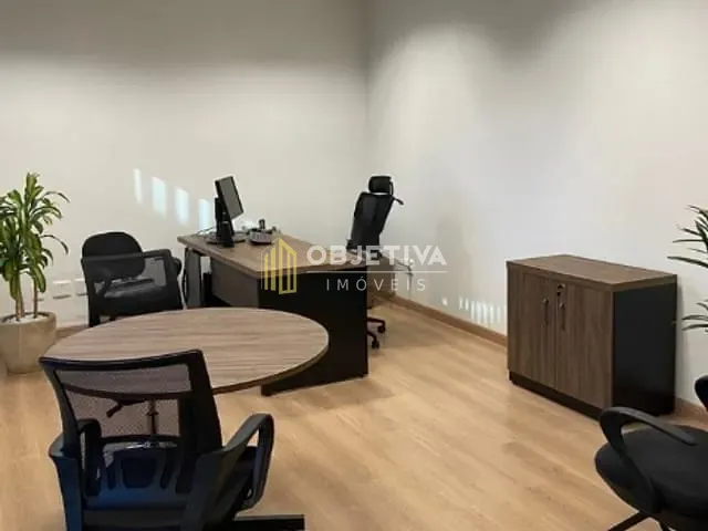 Sala à venda, no bairro Auxiliadora em Porto Alegre