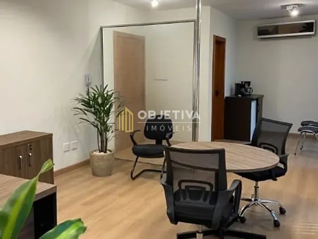 Sala à venda, no bairro Auxiliadora em Porto Alegre