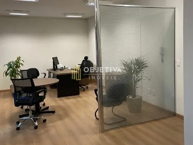Sala à venda, no bairro Auxiliadora em Porto Alegre