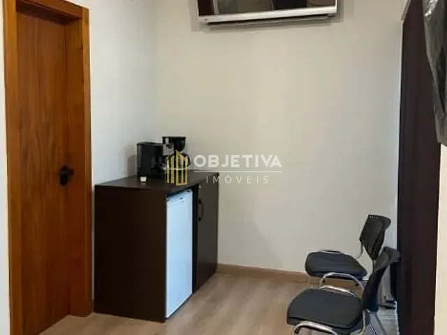 Sala à venda, no bairro Auxiliadora em Porto Alegre