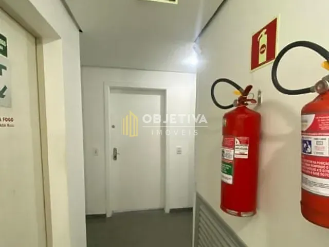 Sala para alugar, no bairro Menino Deus em Porto Alegre