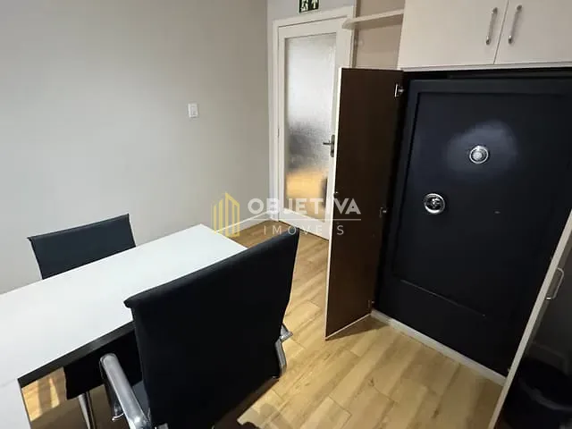 Sala para alugar, no bairro Centro Histórico em Porto Alegre