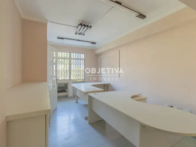 Sala à venda, no bairro Floresta em Porto Alegre