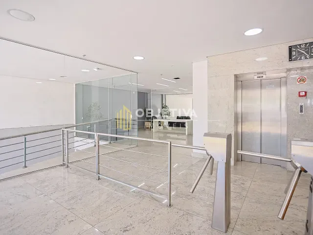 Sala para alugar, no bairro Petrópolis em Porto Alegre