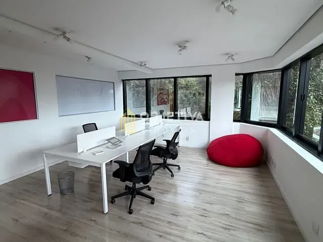 Sala para alugar, no bairro Petrópolis em Porto Alegre