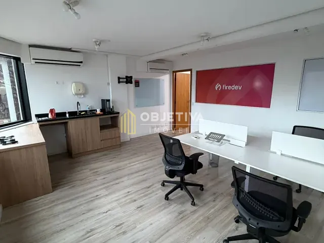 Sala para alugar, no bairro Petrópolis em Porto Alegre