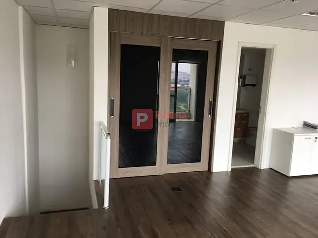 Sala com 178m², para alugar, no bairro Jardim Dom Bosco em São Paulo