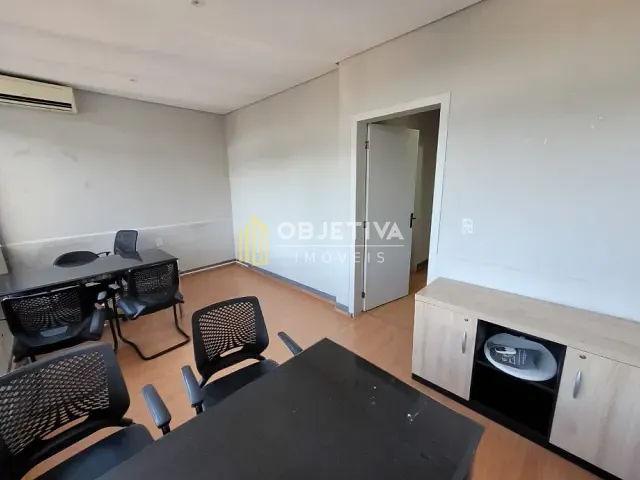 Sala para alugar, no bairro Jardim do Salso em Porto Alegre