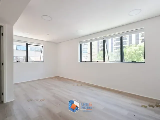 Sala com 30m², à venda, no bairro Cerqueira César - Jardim América em São Paulo
