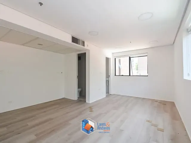 Sala com 30m², à venda, no bairro Cerqueira César - Jardim América em São Paulo