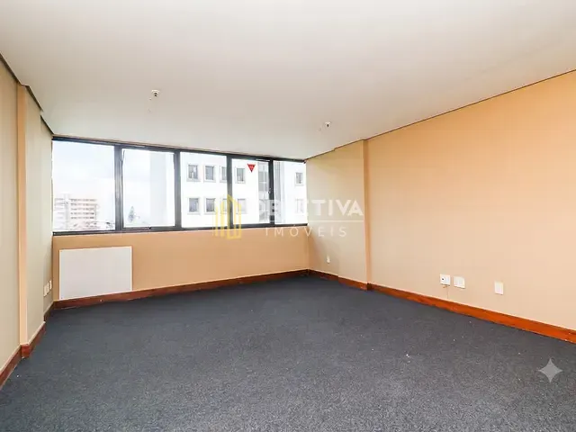 Sala à venda ou para alugar, no bairro Boa Vista em Porto Alegre