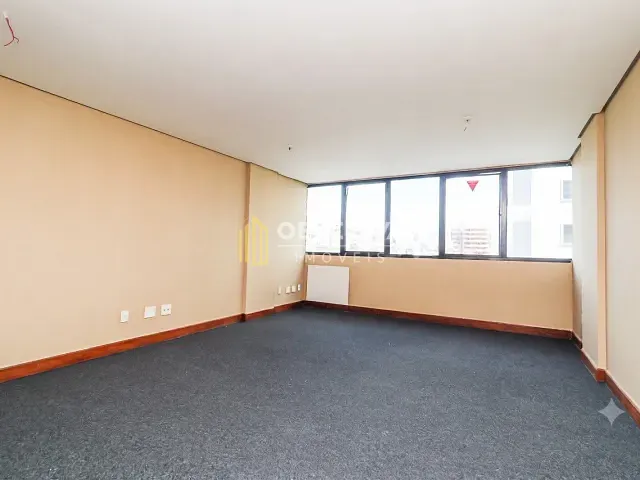 Sala à venda ou para alugar, no bairro Boa Vista em Porto Alegre