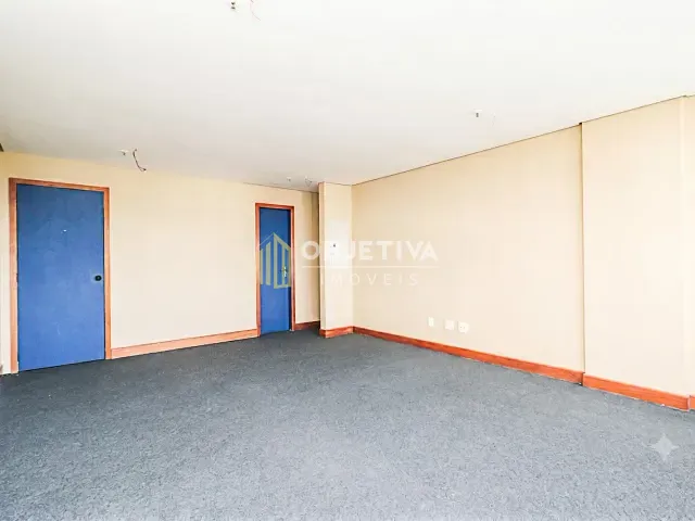 Sala à venda ou para alugar, no bairro Boa Vista em Porto Alegre