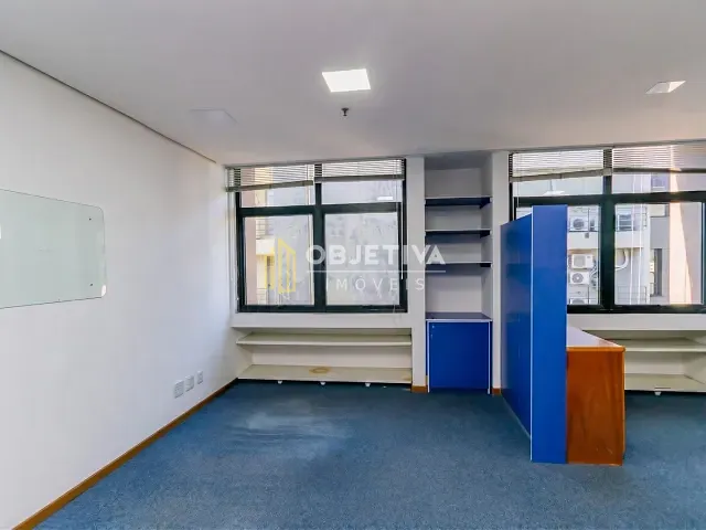 Sala para alugar, no bairro Floresta em Porto Alegre