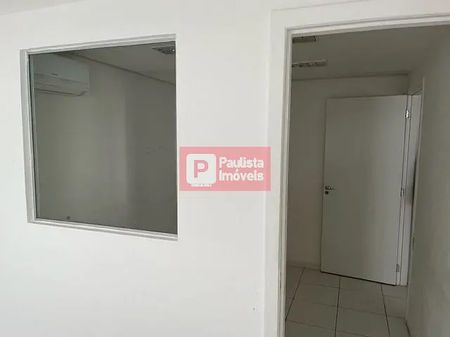 Sala com 32m², para alugar, no bairro Itaim Bibi em São Paulo