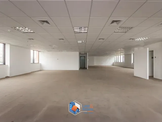 Sala com 300m², à venda, no bairro Parque Industrial Tomas Edson em São Paulo