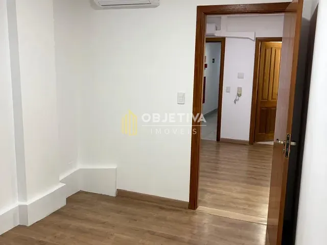 Sala para alugar, no bairro Petrópolis em Porto Alegre